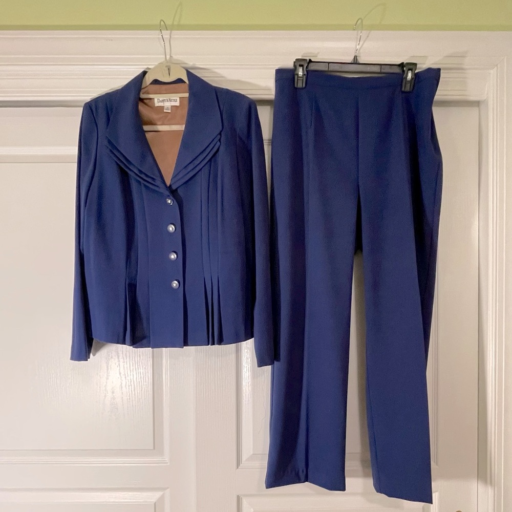 Danny & Nicole 2-piece royal blue pantsuit. Size 14.
